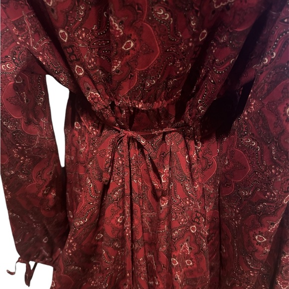 Maurice’s red and paisley print long sleeve dress. Tie back and ruffles top - Picture 6 of 9
